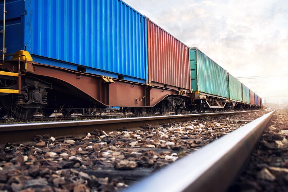 Transporting a 40ft container by rail (SGR)