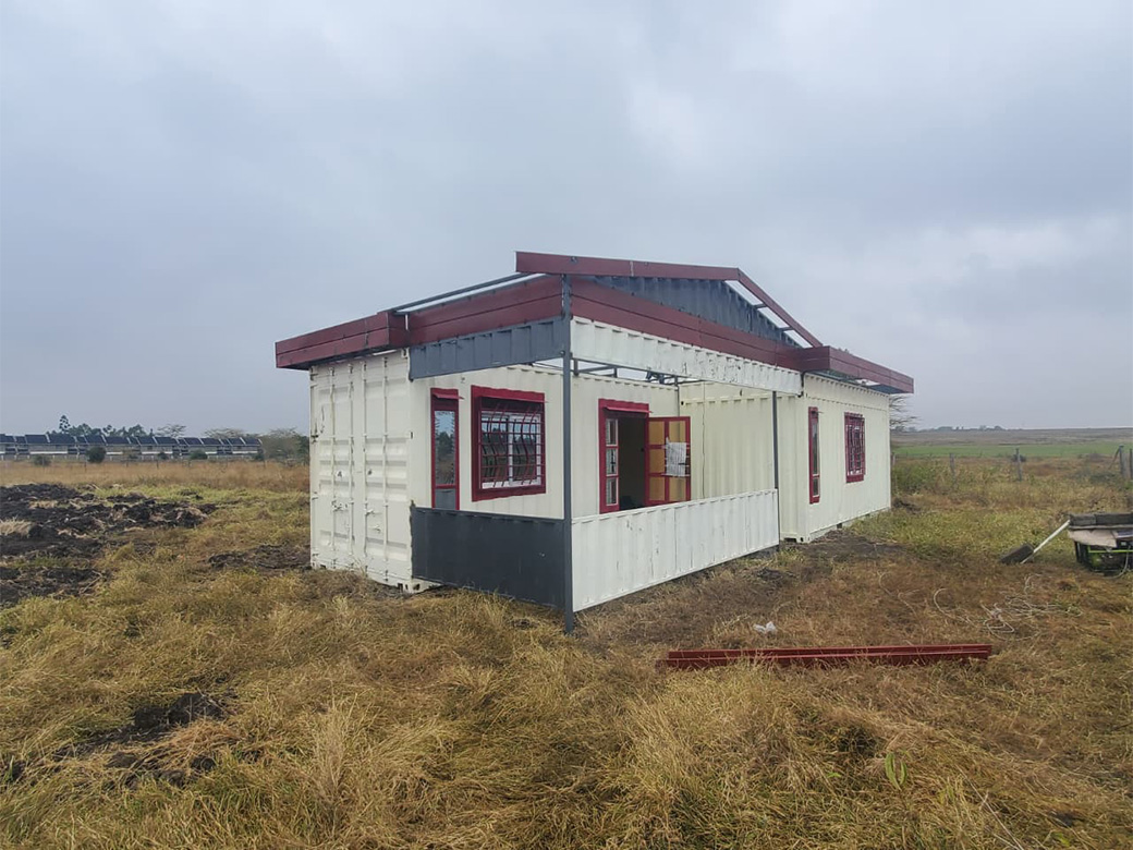 Kisaju container house roofing
